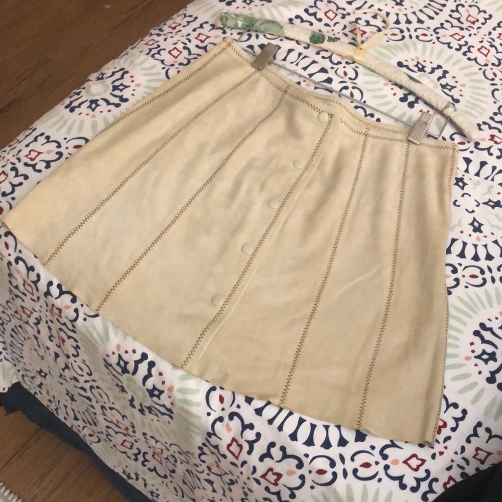 GAP Swede button skirt